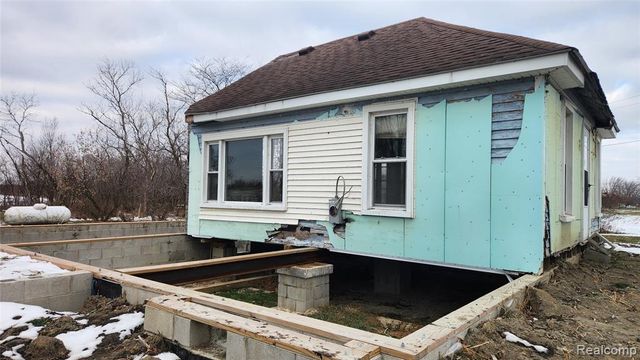 10781 Armstrong Road, South Rockwood, MI 48179