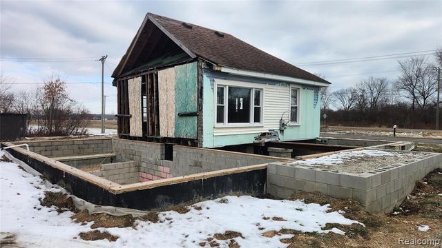 10781 Armstrong Road, South Rockwood, MI 48179