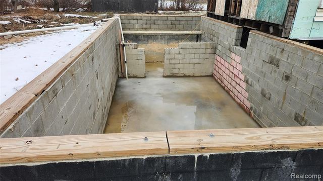 10781 Armstrong Road, South Rockwood, MI 48179