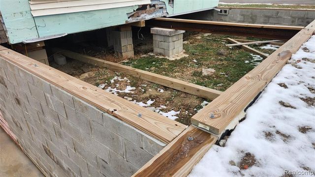 10781 Armstrong Road, South Rockwood, MI 48179