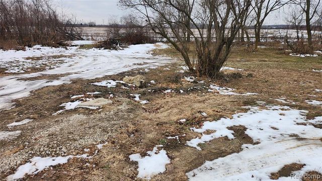 10781 Armstrong Road, South Rockwood, MI 48179