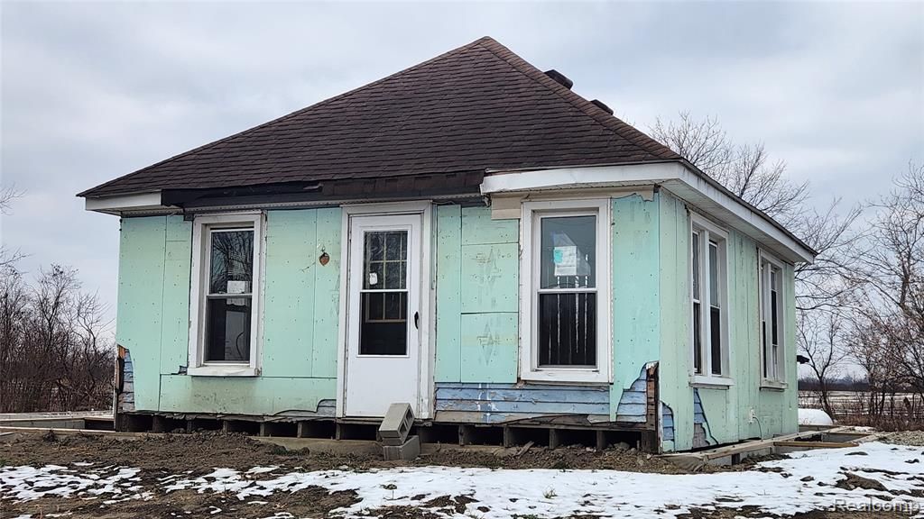 10781 Armstrong Road, South Rockwood, MI 48179