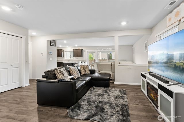 18711 108th Avenue E, Puyallup, WA 98374