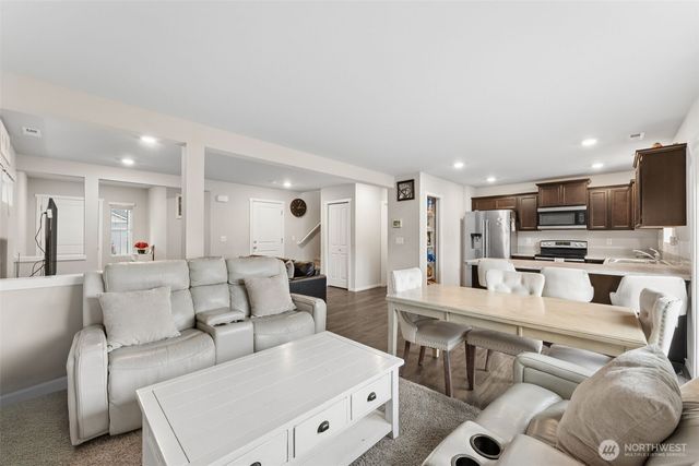 18711 108th Avenue E, Puyallup, WA 98374