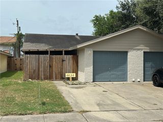 6636 Hardwick Dr A, Corpus Christi, TX 78412
