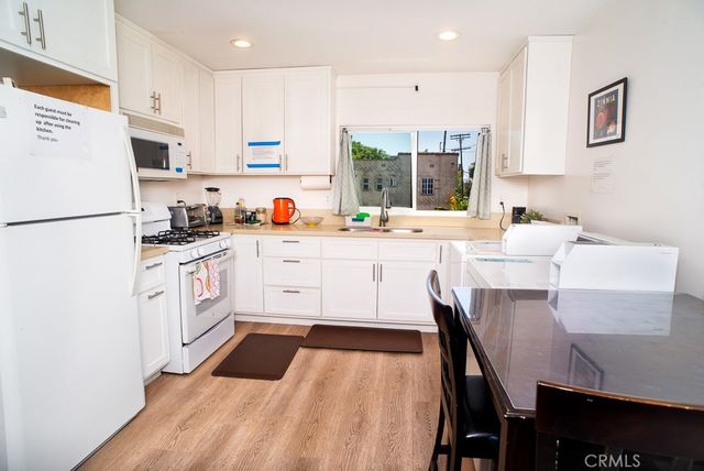 1134 W 39th, Los Angeles, CA 90037