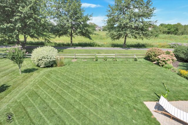 600 Sudbury Circle, Oswego, IL 60543
