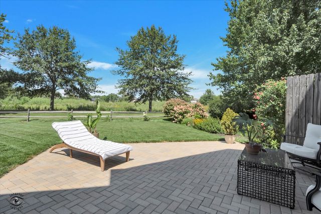 600 Sudbury Circle, Oswego, IL 60543