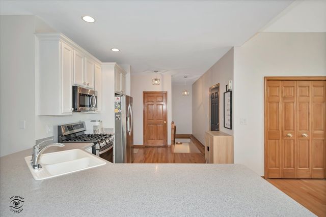 600 Sudbury Circle, Oswego, IL 60543