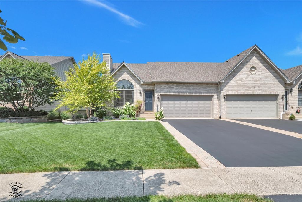 600 Sudbury Circle, Oswego, IL 60543