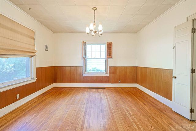 224 Charles Street, Wyoming, OH 45215