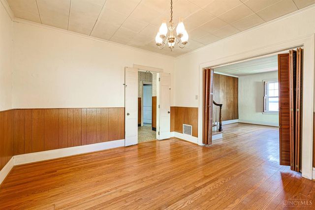 224 Charles Street, Wyoming, OH 45215