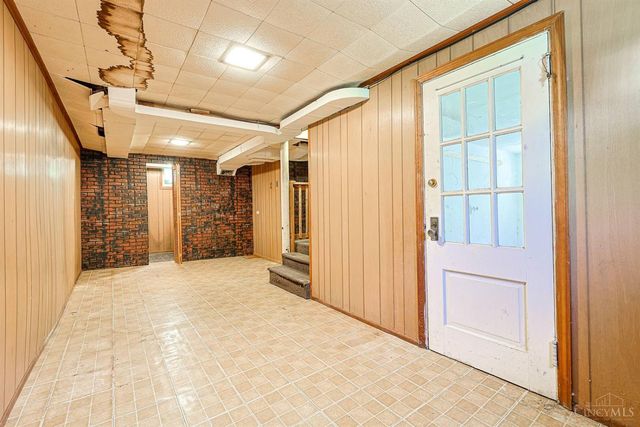 224 Charles Street, Wyoming, OH 45215