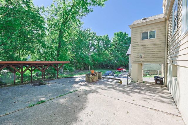 224 Charles Street, Wyoming, OH 45215