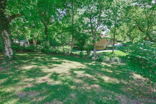 224 Charles Street, Wyoming, OH 45215