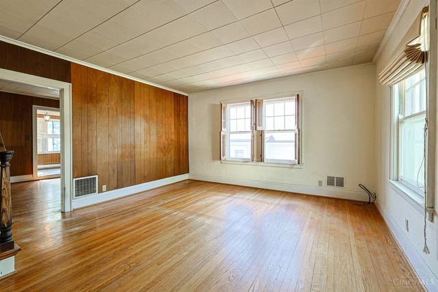 224 Charles Street, Wyoming, OH 45215