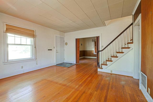 224 Charles Street, Wyoming, OH 45215