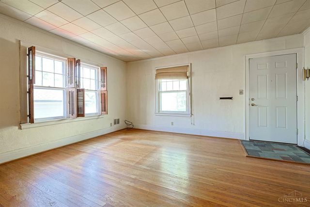 224 Charles Street, Wyoming, OH 45215