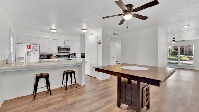 341 Arborview Drive, Garland, TX 75043