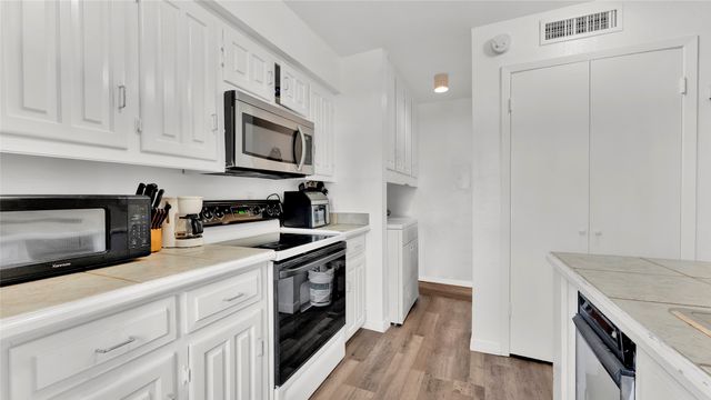 341 Arborview Drive, Garland, TX 75043
