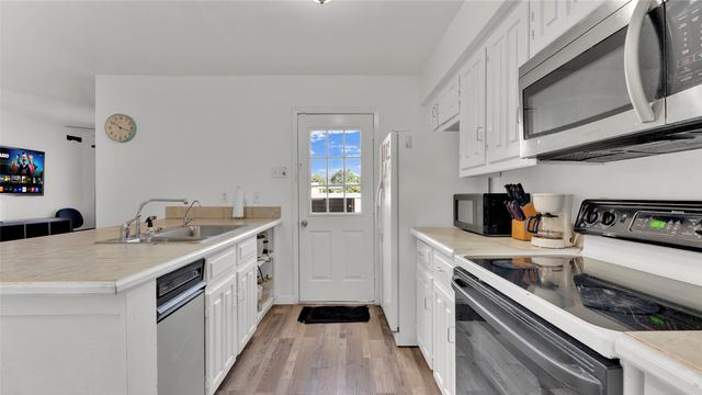 341 Arborview Drive, Garland, TX 75043