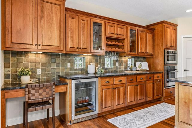6137 Niagara Lane N, Plymouth, MN 55446