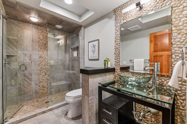 6137 Niagara Lane N, Plymouth, MN 55446