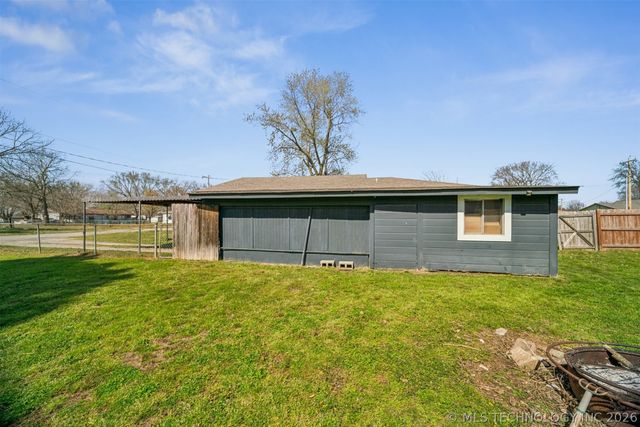 310 SW 1st Street, Adair, OK 74330