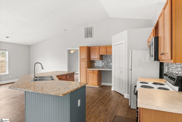 2017 Small Meadows Court, Fountain Inn, SC 29644