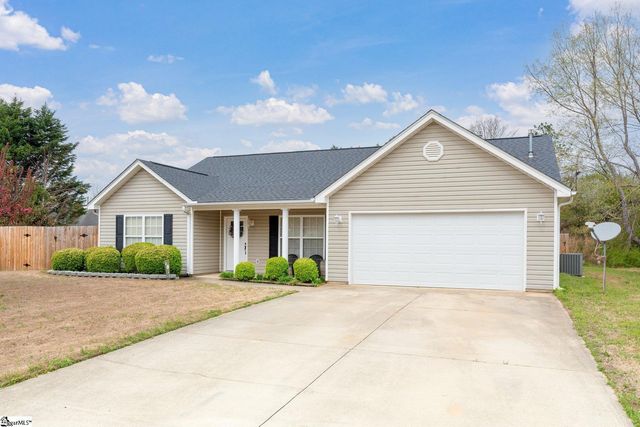 2017 Small Meadows Court, Fountain Inn, SC 29644