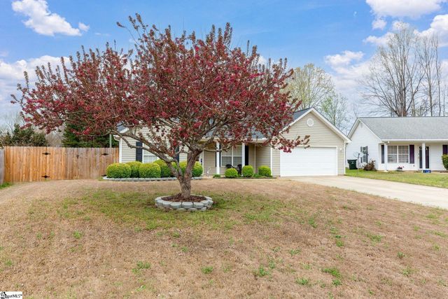 2017 Small Meadows Court, Fountain Inn, SC 29644