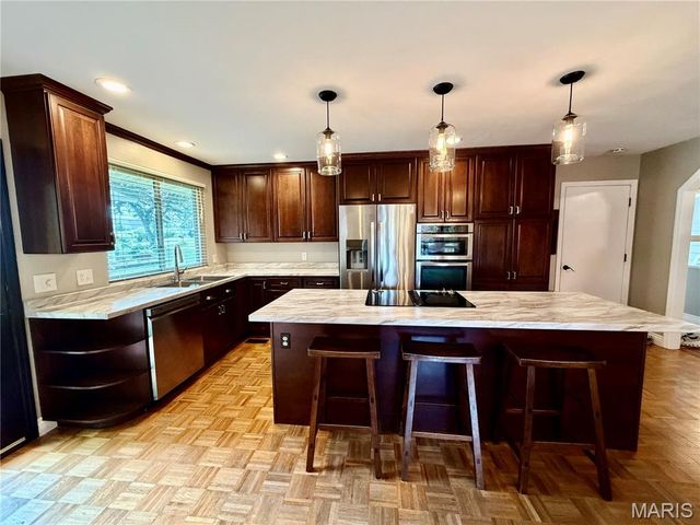 213 Shirewood Drive, St Charles, MO 63303