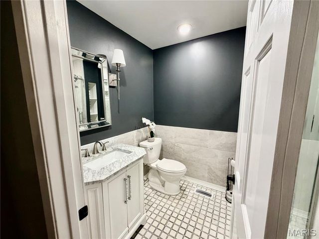 213 Shirewood Drive, St Charles, MO 63303