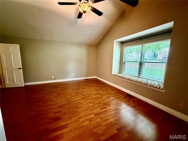 213 Shirewood Drive, St Charles, MO 63303