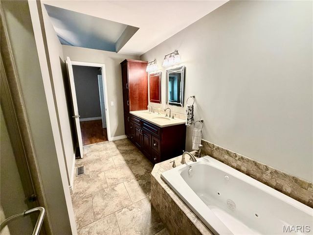213 Shirewood Drive, St Charles, MO 63303