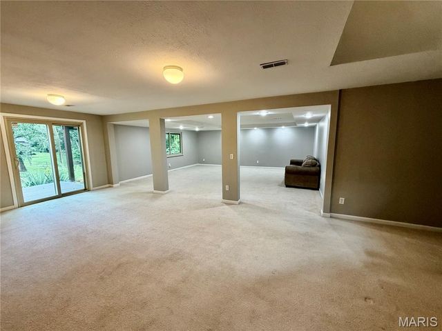 213 Shirewood Drive, St Charles, MO 63303