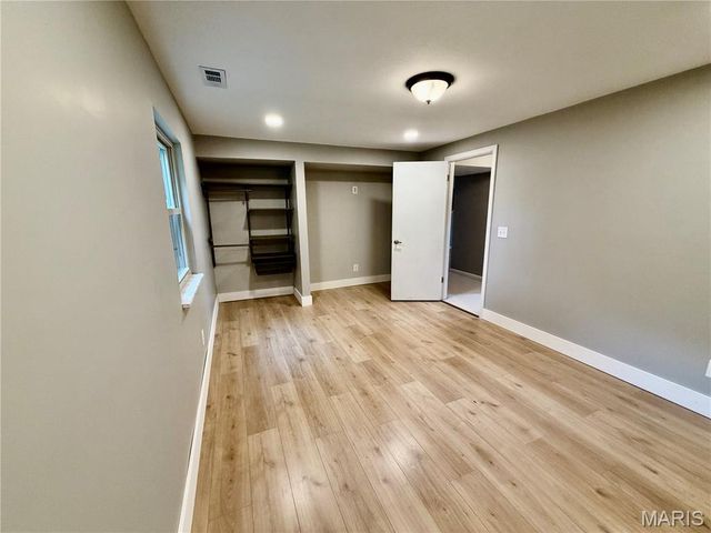 213 Shirewood Drive, St Charles, MO 63303