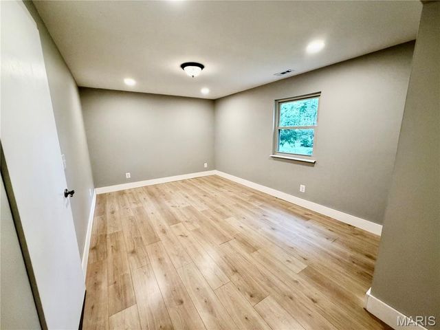 213 Shirewood Drive, St Charles, MO 63303