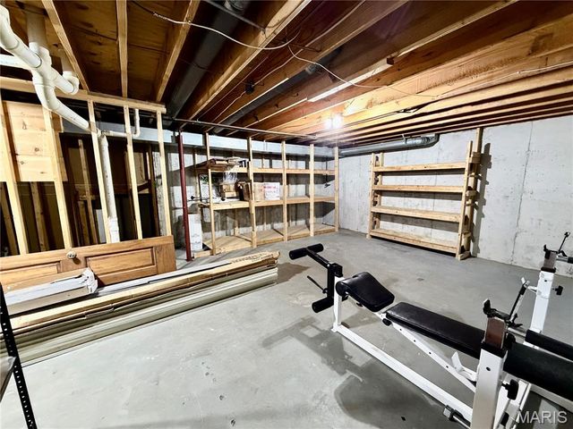 213 Shirewood Drive, St Charles, MO 63303
