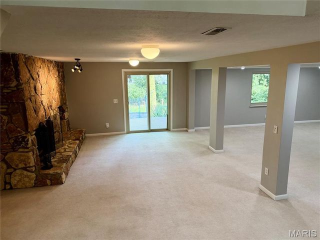 213 Shirewood Drive, St Charles, MO 63303
