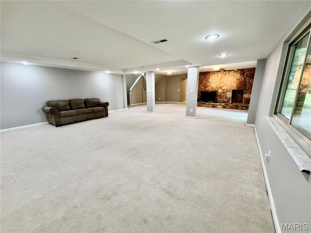 213 Shirewood Drive, St Charles, MO 63303