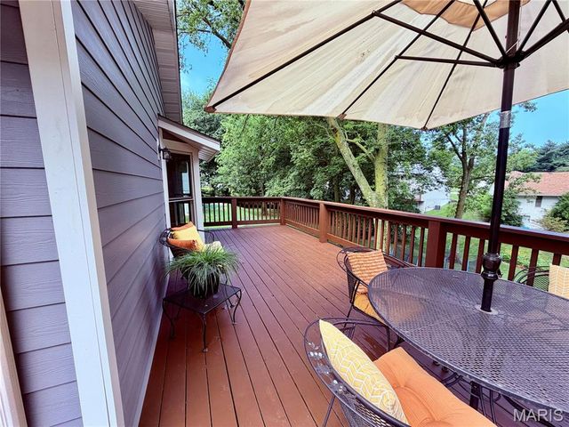 213 Shirewood Drive, St Charles, MO 63303