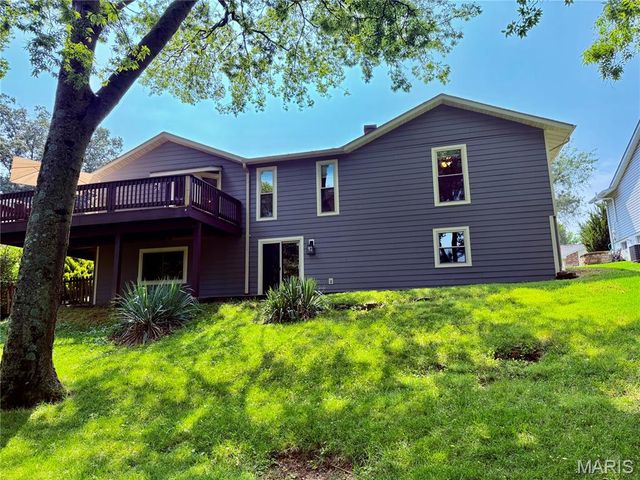 213 Shirewood Drive, St Charles, MO 63303