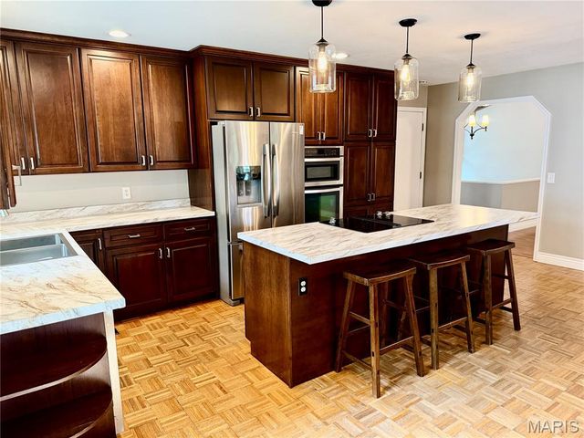 213 Shirewood Drive, St Charles, MO 63303