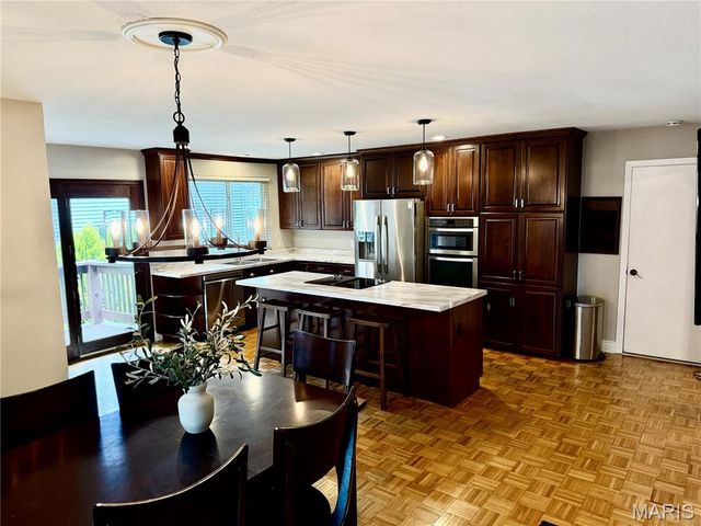 213 Shirewood Drive, St Charles, MO 63303