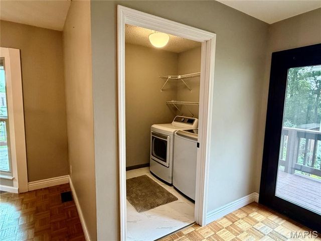 213 Shirewood Drive, St Charles, MO 63303