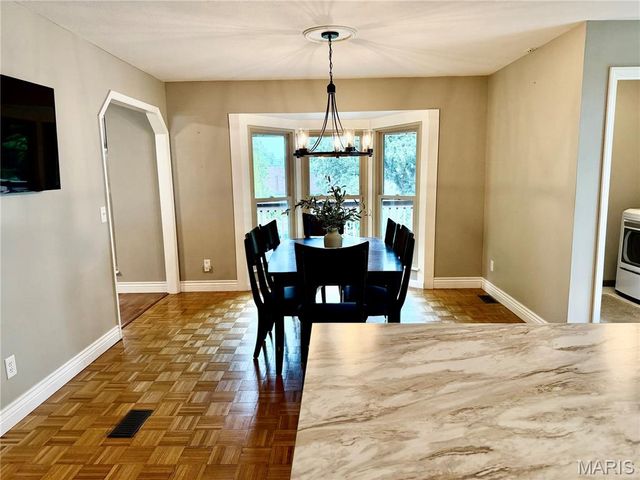 213 Shirewood Drive, St Charles, MO 63303
