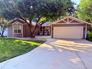 213 Shirewood Drive, St Charles, MO 63303