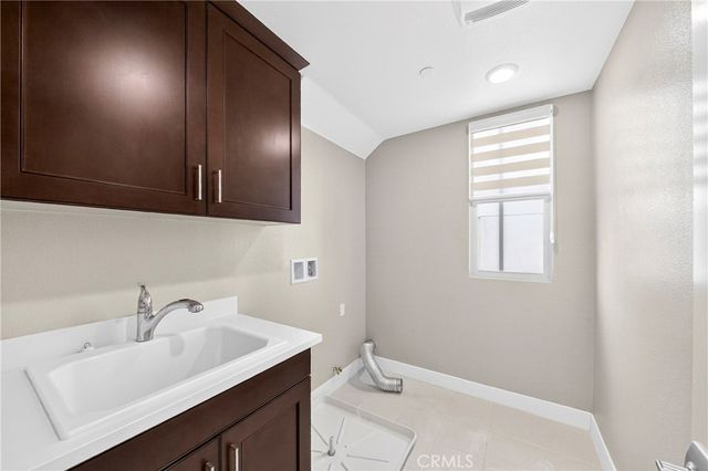 195 Stellar, Irvine, CA 92618