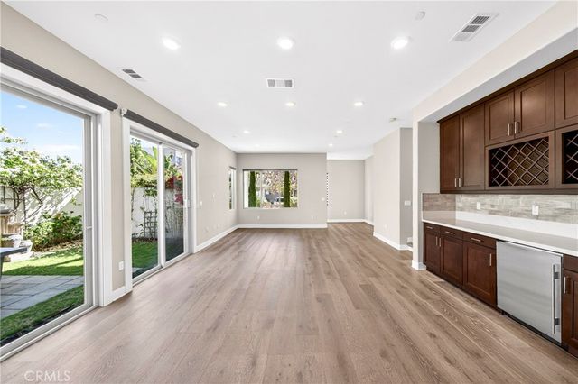 195 Stellar, Irvine, CA 92618
